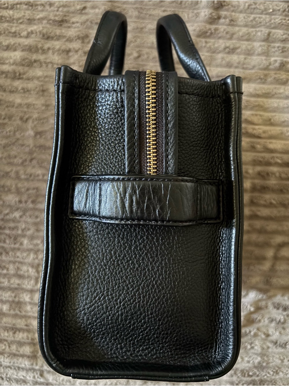 Marc Jacobs Black Small Leather 'The Tote Bag' - Picture 7 of 11